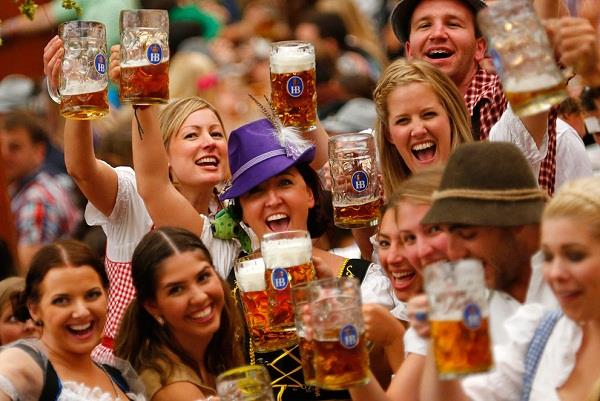 Lễ hội bia sôi động ở Đức